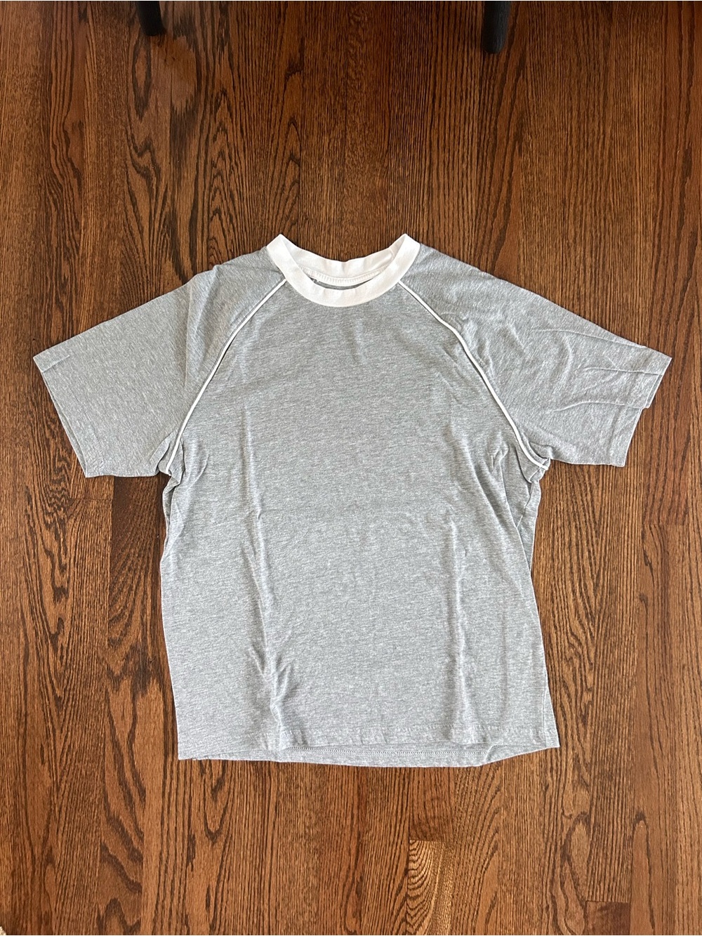Old Navy Men's Heather Gray Raglan T-Shirt with White Collar
